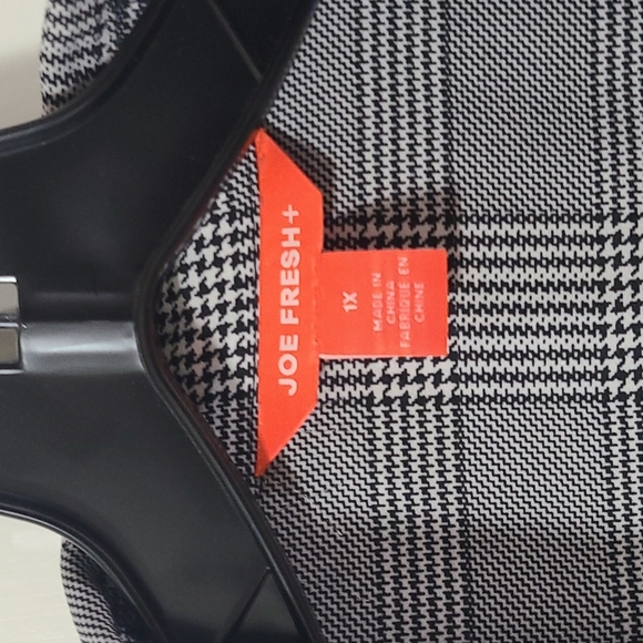 Grey Plaid Tunic • Plus Size • Size 1 - Picture 3 of 4